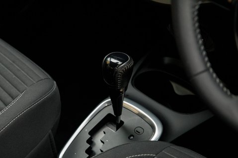 Toyota Yaris VVT-I ICON TECH 29