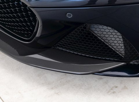 Aston Martin DBS Superleggera 21
