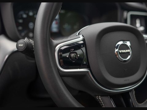 Volvo XC60 2.0 XC60 R-Design T6 Recharge AWD Auto 4WD 5dr 40