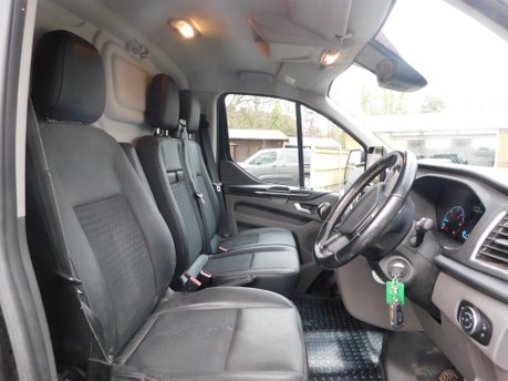 Ford Transit Custom 320 SPORT 2.0 ECOBLUE PANEL VAN 14