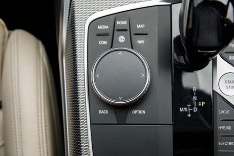 BMW 3 Series 330E M SPORT PHEV 39