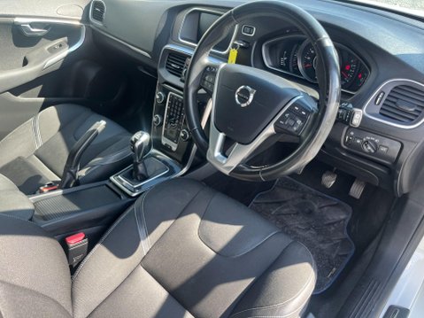 Volvo V40 2.0 T2 GPF Momentum Nav Plus Euro 6 (s/s) 5dr 6