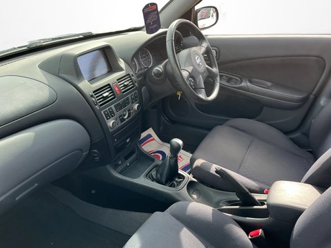 Nissan Almera 1.8 16v SXE 5dr 2