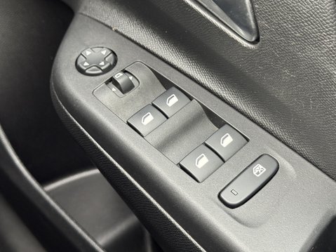 Vauxhall Corsa 1.2 Turbo SRi Edition 5dr 33