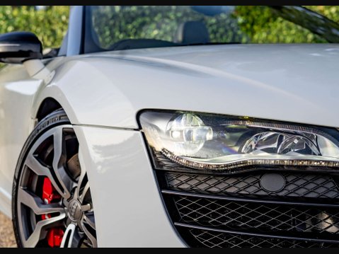 Audi R8 5.2 R8 Spyder Quattro V10 Semi-Auto 4WD 2dr 16