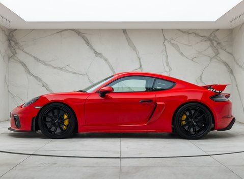 Porsche Cayman GT4 (718) 5
