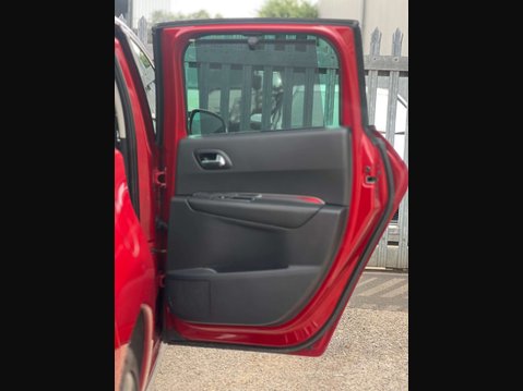 Peugeot 3008 1.6 3008 Allure e-HDi Semi-Auto 5dr 33