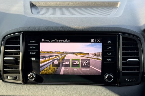 Skoda Karoq SPORTLINE TSI DSG AUTOMATIC - METEOR GREY -PAN ROOF -APPLE CARPLAY 42