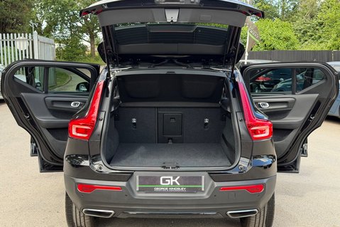 Volvo XC40 D4 R-DESIGN PRO AWD 12