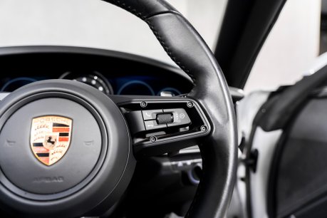 Porsche 911 TARGA 4 PDK. WARRANTY. ADAPTIVE CRUISE CONTROL. HEATED SEATS. HEATED WHEEL 59
