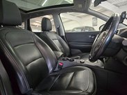 Nissan Qashqai 2.0 dCi Tekna Auto 4WD Euro 5 5dr (AVM) 13