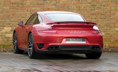 Porsche 911 (991) Turbo S 13