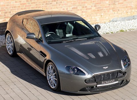 Aston Martin V12 Vantage S 8