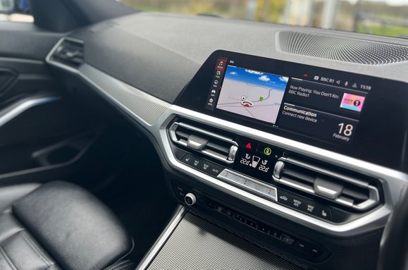 BMW 3 Series 330E M SPORT 22