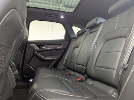 Jaguar F-Pace 2.0 F-PACE R-Dynamic HSE D MHEV AWD Auto 4WD 5dr 43