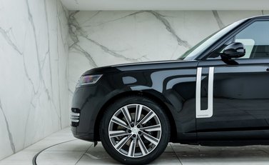 Land Rover Range Rover P460e Autobiography LWB 36