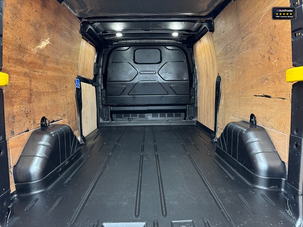 Ford Transit Custom AUTO LWB L2H1 Low Roof 320 Sport Alloys Air SELECT 15
