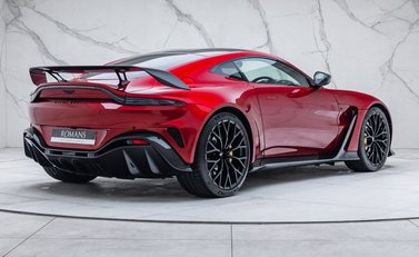 Aston Martin V12 Vantage 3
