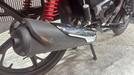 Honda CB 2023 4K DAMAGED SPARES OR REPAIR RUNNING PROJECT BIKE 125CC 28