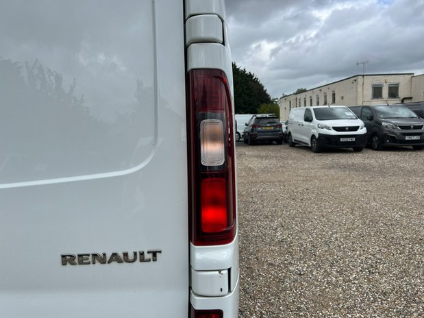 Renault Trafic LWB L2H1 Low Roof Business LL30 Air Con Sensors EURO 6 NO VAT 23