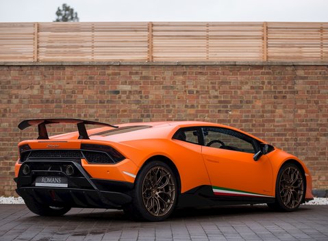 Lamborghini Huracan Performante 7