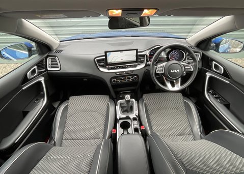 Kia Xceed 1.5 T-GDI CONNECT ISG 12