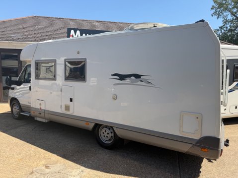 Laika Evovip R718 FIXED BED 4 BERTH LOW PROFILE COACH BUILT MOTORHOME 2