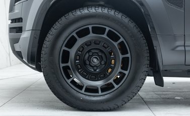 Land Rover Defender OCTA EDITION ONE 36