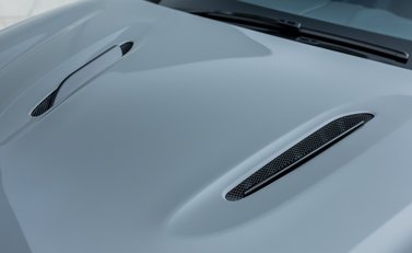 Aston Martin DBX 707 31