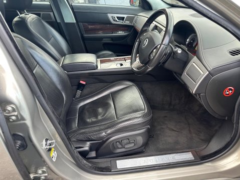 Jaguar XF 3.0d S V6 Portfolio Saloon 4dr Diesel Auto Euro 5 (275 ps) 11