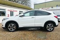 Honda HR-V 1.5 I-VTEC SE LOOK! JUST 49000 MILES! 4 MAIN DEALER SERVICES  5