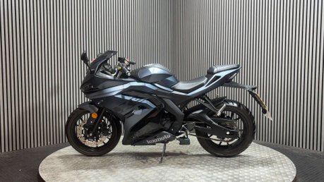 Lexmoto LXS 125 E55 2025 ONLY 5K 125CC LEARNER SPORTS BIKE 8