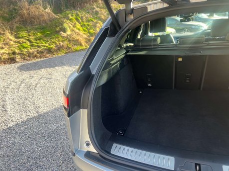 Land Rover Range Rover Velar 3.0 Range Rover Velar R-Dynamic HSE D300 Auto 4WD 5dr 39