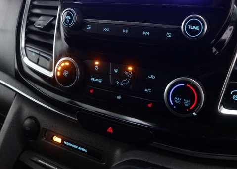 Ford Tourneo Custom 2.0 Tourneo Custom 320 Titanium EcoBlue Auto L2 4dr 19