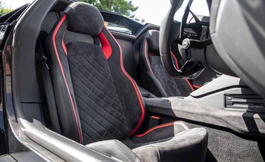 Lamborghini Aventador S LP740-4 Roadster 16