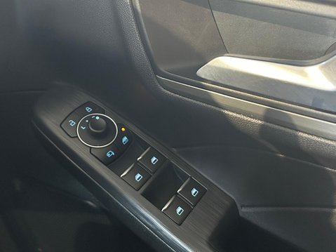 Ford Kuga 1.5T EcoBoost Titanium Edition Euro 6 (s/s) 5dr 38