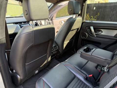 Land Rover Discovery Sport 2.0 Discovery Sport R-Dynamic HSE D MHEV Auto 4WD 5dr 78