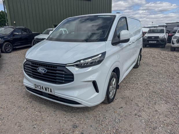 Ford Transit Custom SWB L1H1 Low Roof Limited 300 Air Con Alloys Cam Sensors EURO 6 2