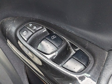 Nissan Juke TEKNA 23