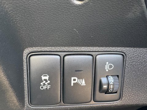 Honda Civic 1.8 i-VTEC SE Plus (Navi) Euro 6 (s/s) 5dr 30