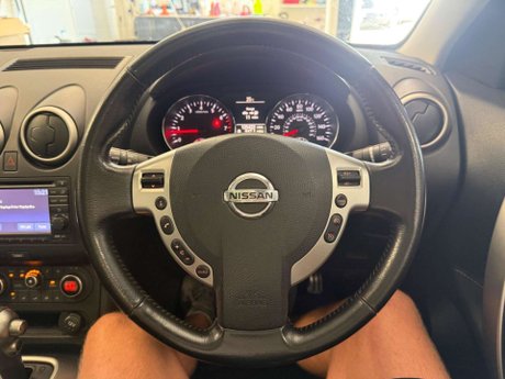 Nissan Qashqai 1.6 Tekna CVT 2WD Euro 5 5dr (AVM) 32