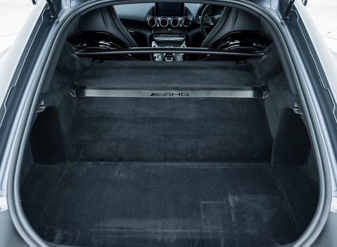 Mercedes-Benz AMG GT R Premium 38