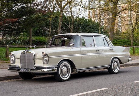 Mercedes-Benz S Class 300SE Fintail Concours restored W112 "Königsflosse"