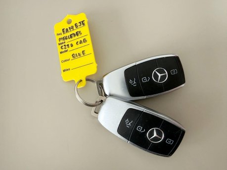 Mercedes-Benz C Class 2.0 C220d AMG Line (Premium) Cabriolet 2dr Diesel G-Tronic+ Euro 6 (s/s) (1 23