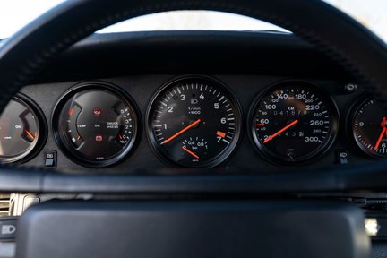 Porsche 911 930 TURBO 21