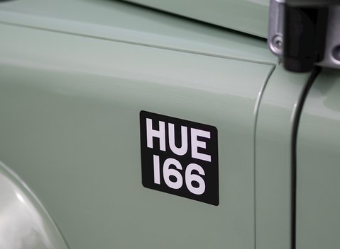 Land Rover Defender 110 Heritage Station Wagon 23