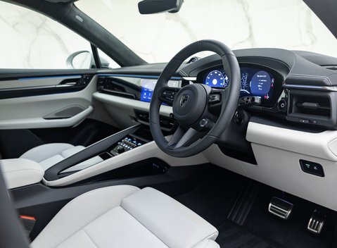 Porsche Macan Turbo Electric 10