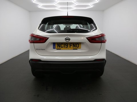 Nissan Qashqai 1.3 DIG-T Visia Euro 6 (s/s) 5dr 6