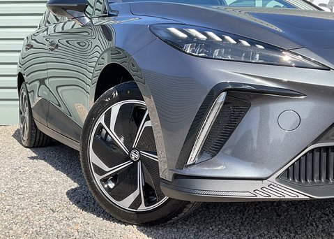 MG MG4 EV 64kWh PREMIUM LONG RANGE 2