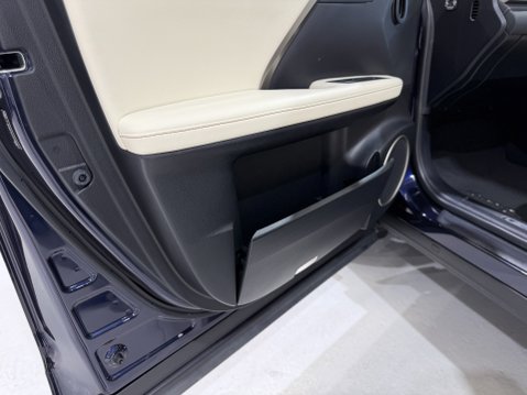 Lexus RX 450H Premium Sport Edition 40